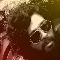 Thaggedhe le song poster